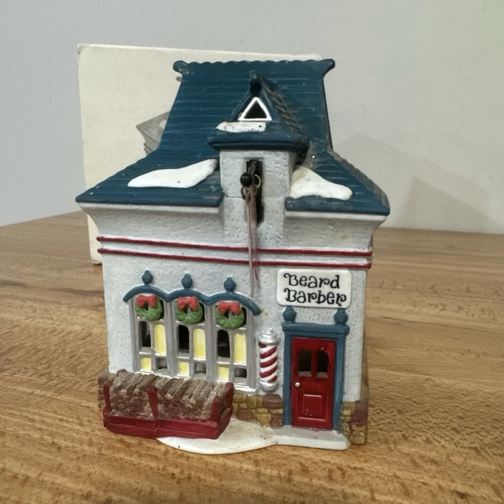 Department 56 Beard Barber Shop North Pole Christmas Village Series 5634-0*Read*